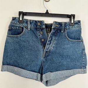 Forever 21 Women's Blue Denim shorts Size : 28